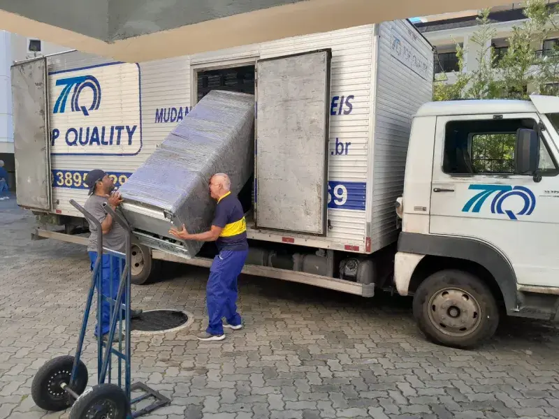 Frete e mudanças no Condomínio Rio 2 Frete e mudanças no Condomínio Rio 2