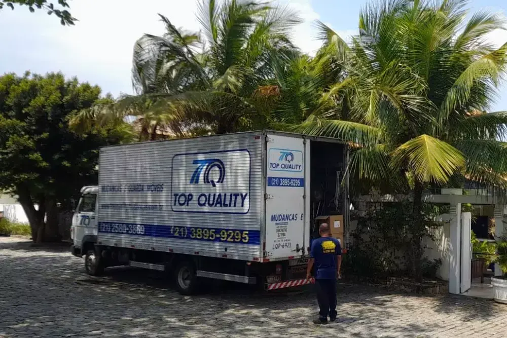 Frete e mudanças no Condomínio Novo Leblon RJ: logística especializada para condomínios de alto padrão
